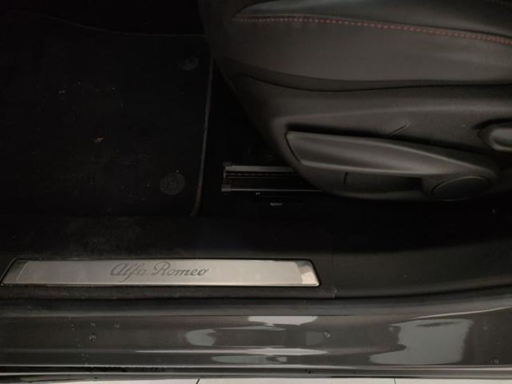 Alfa Romeo Tonale usata a Modena (13)