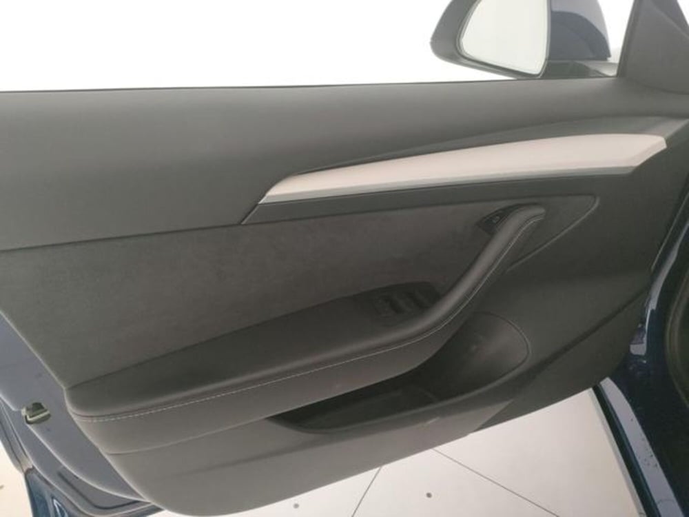 Tesla Model 3 usata a Modena (11)
