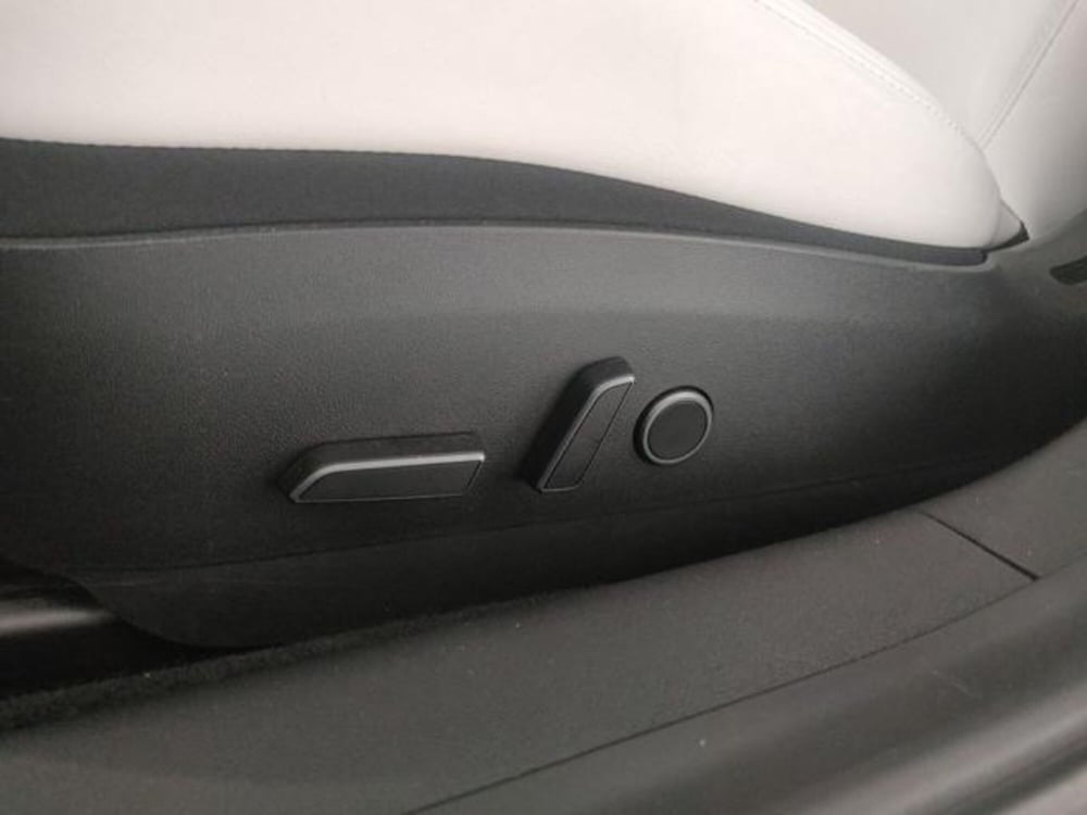 Tesla Model 3 usata a Modena (13)