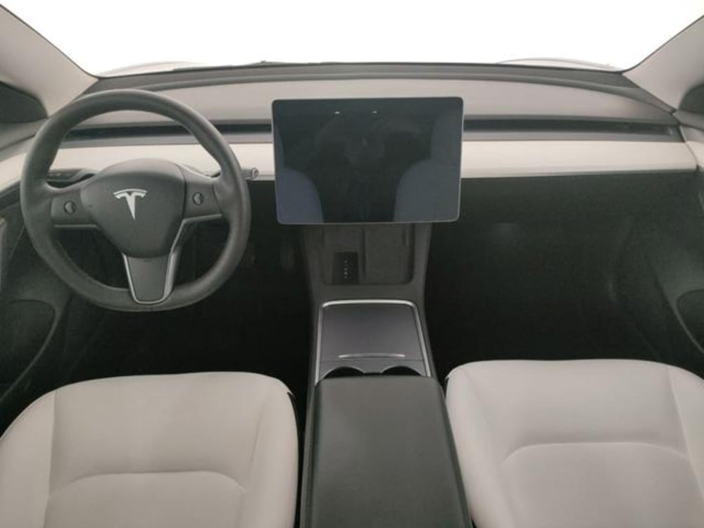 Tesla Model 3 usata a Modena (15)