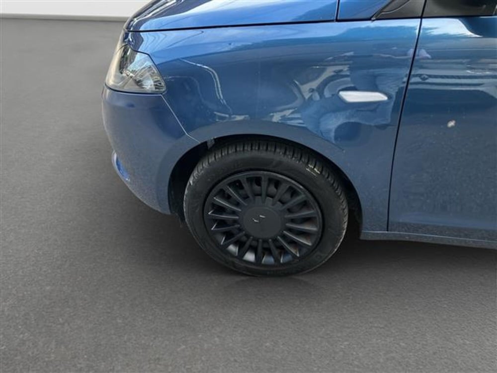 Lancia Ypsilon usata a Bologna (11)
