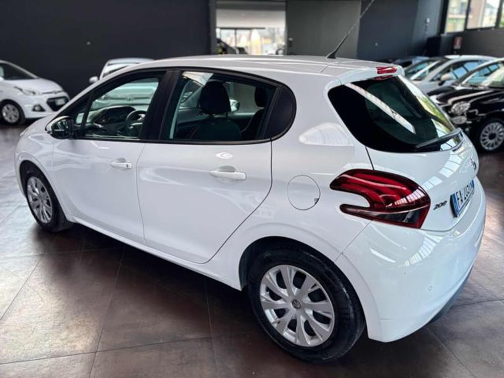 Peugeot 208 usata a Pesaro-Urbino (4)
