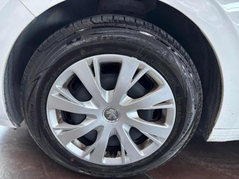 Peugeot 208 usata a Pesaro-Urbino (6)