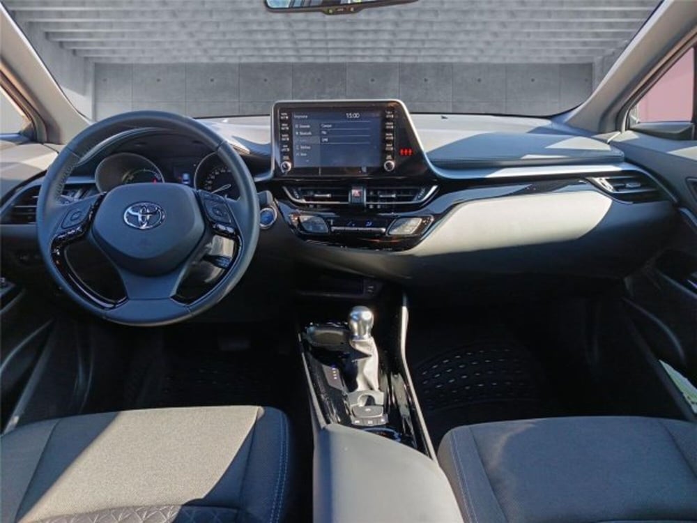Toyota Toyota C-HR usata a Bari (13)