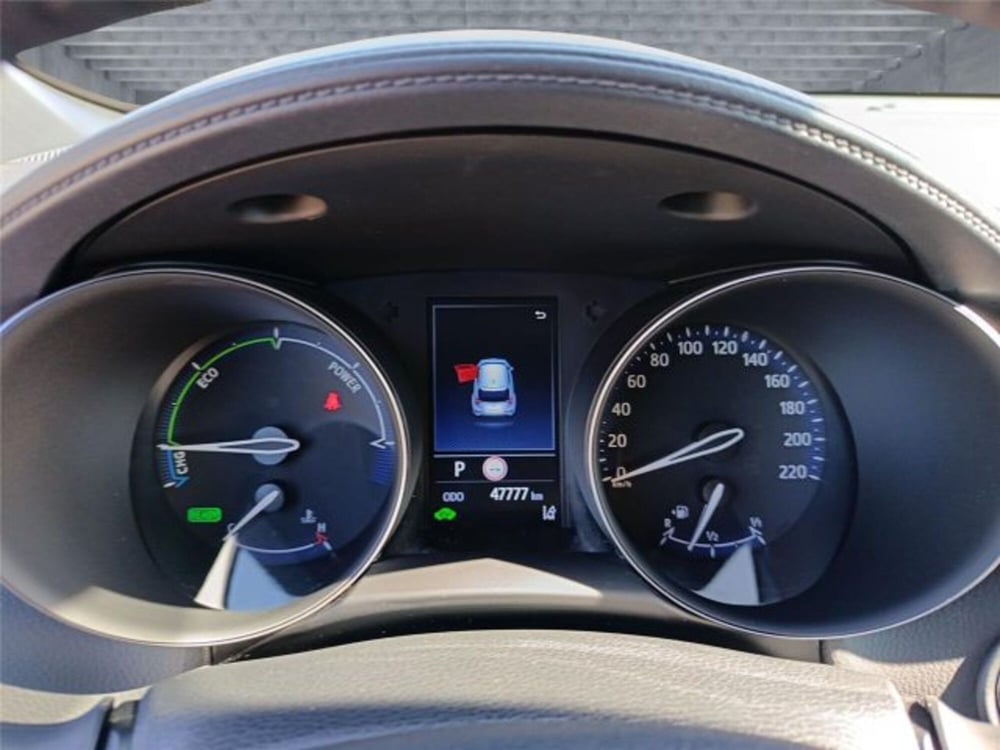 Toyota Toyota C-HR usata a Bari (16)