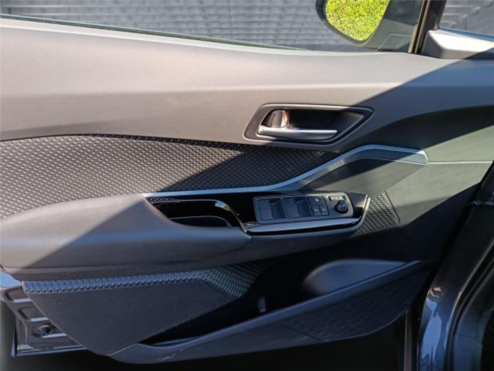 Toyota Toyota C-HR usata a Bari (9)