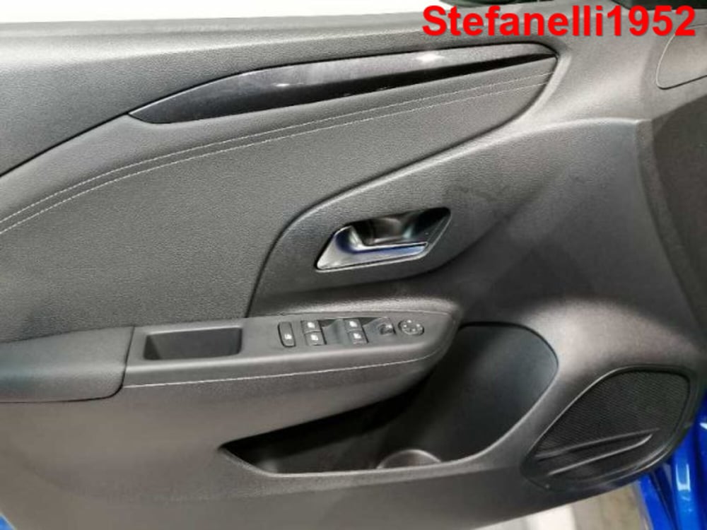 Opel Corsa nuova a Bologna (10)