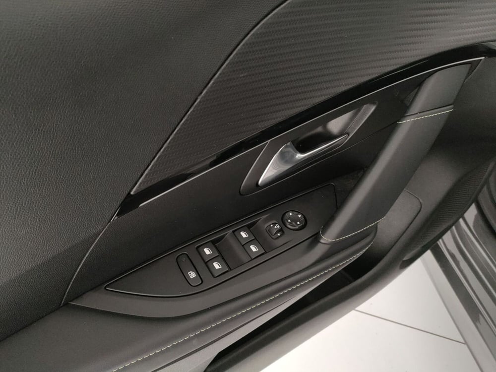 Peugeot 208 usata a Caserta (17)