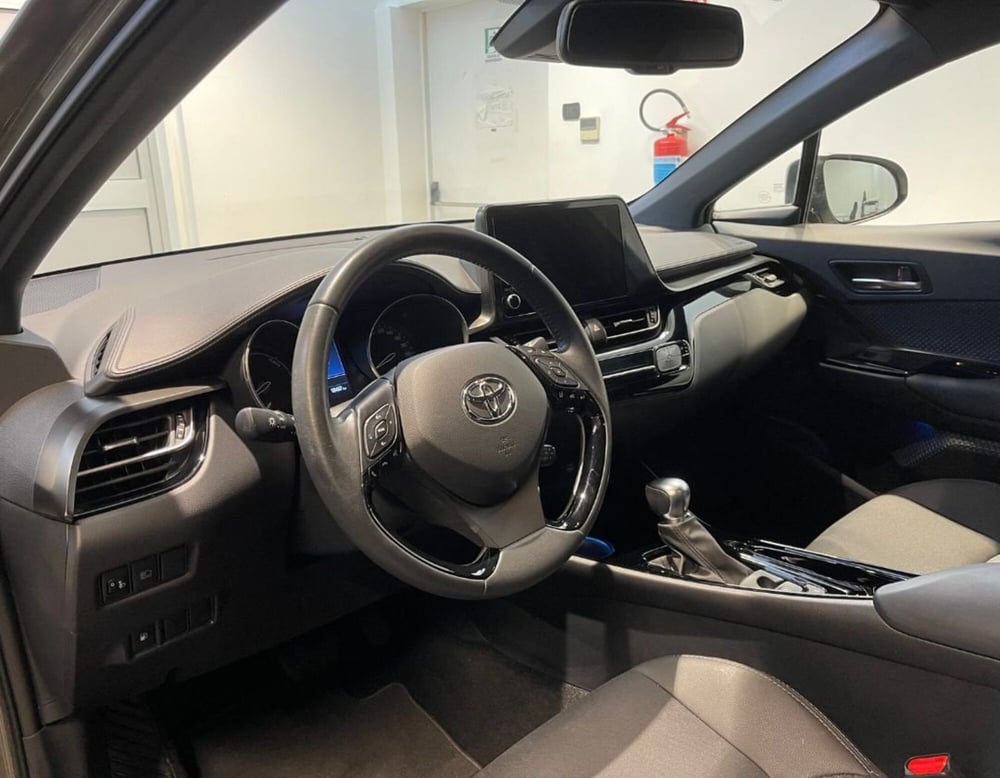 Toyota Toyota C-HR usata a Ferrara (12)