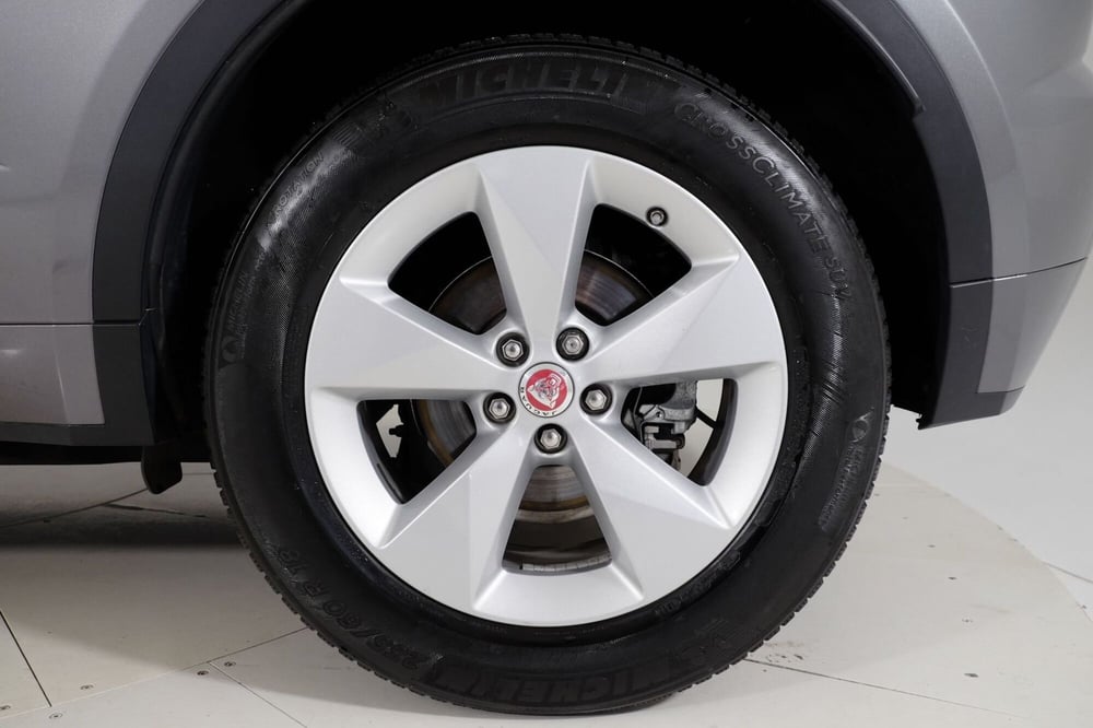 Jaguar E-Pace usata a Torino (13)