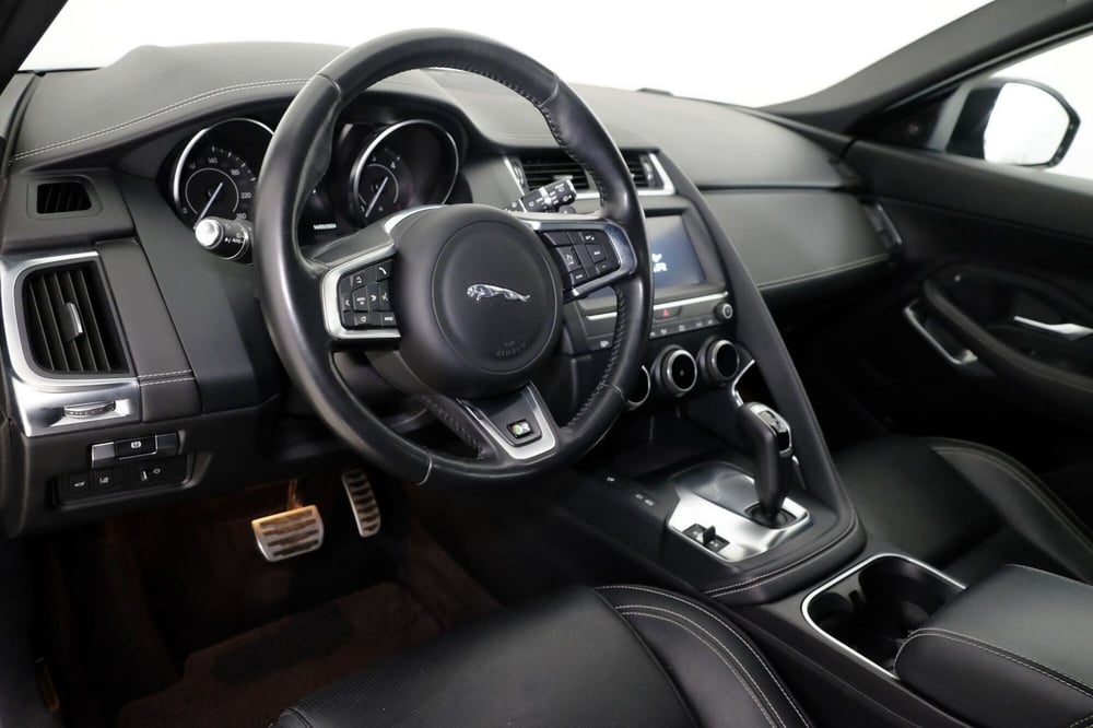 Jaguar E-Pace usata a Torino (14)