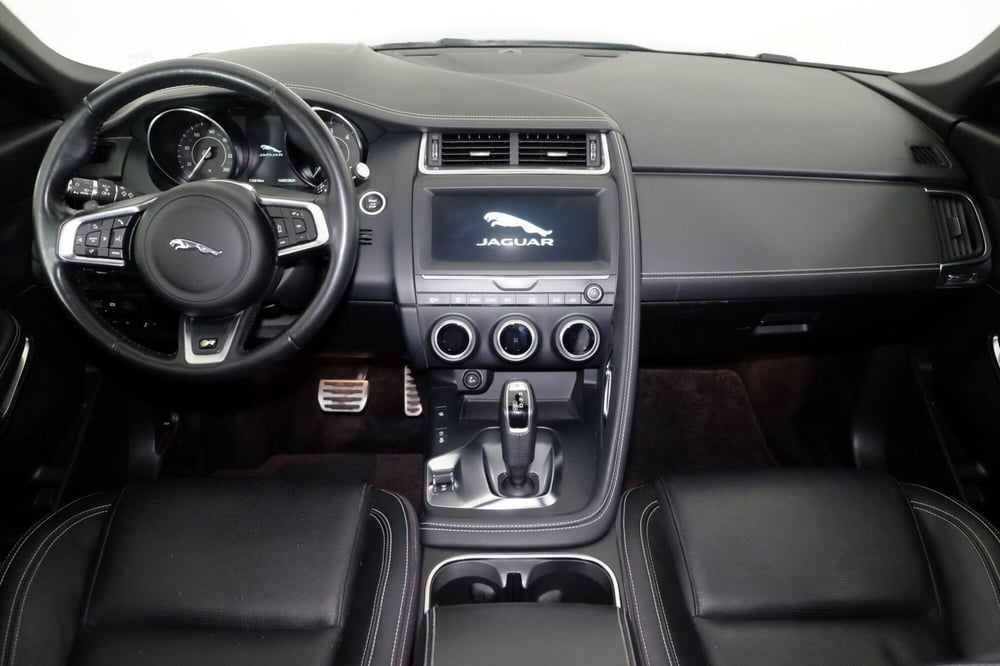 Jaguar E-Pace usata a Torino (4)