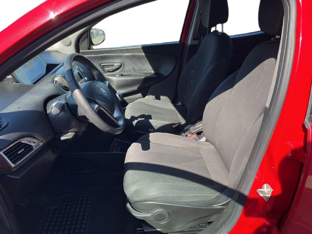 Lancia Ypsilon usata a Torino (10)