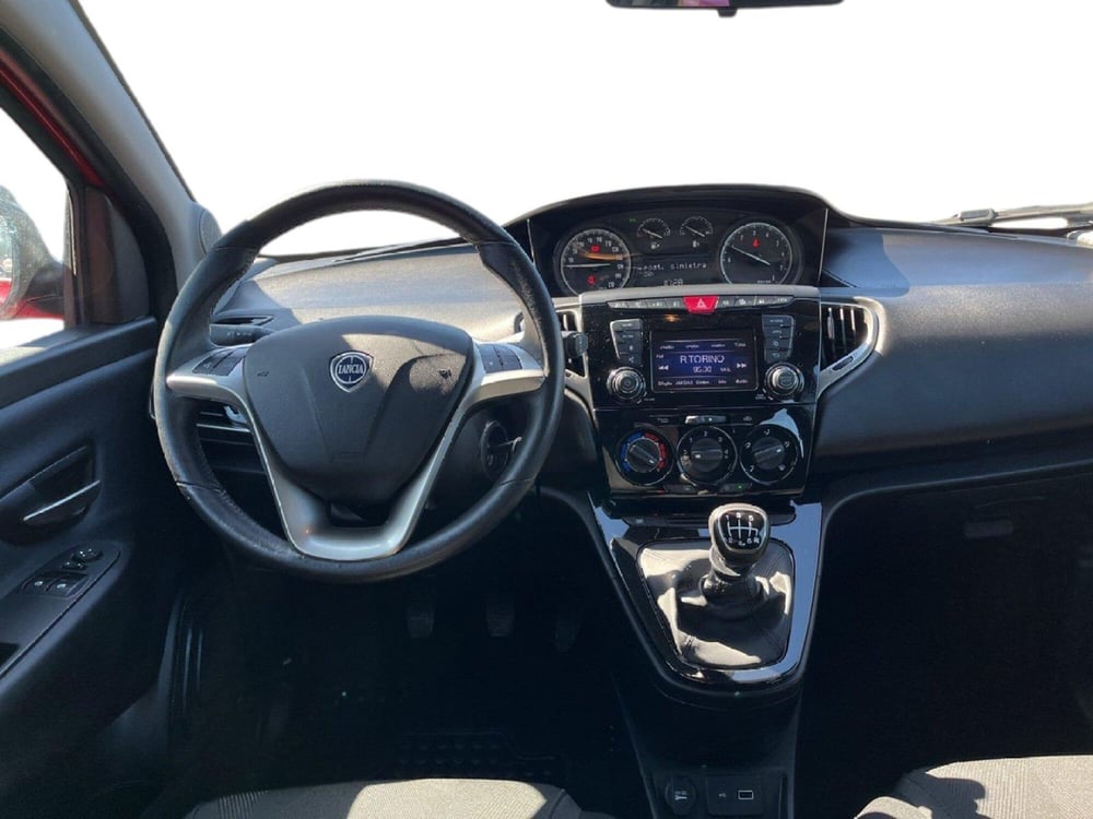 Lancia Ypsilon usata a Torino (11)