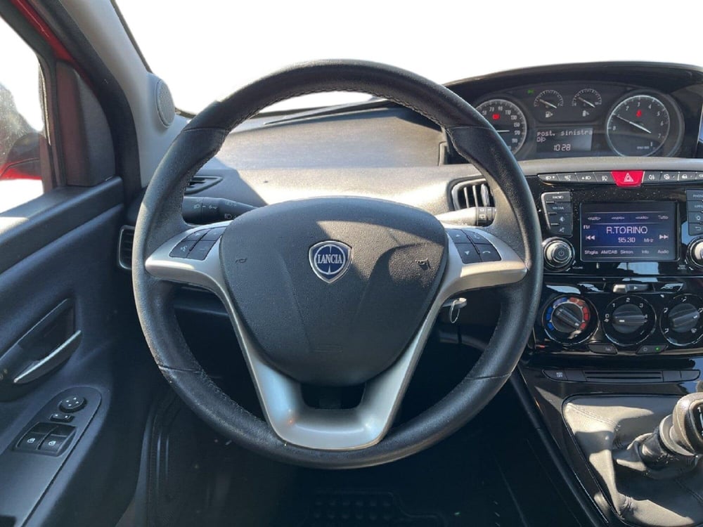 Lancia Ypsilon usata a Torino (12)