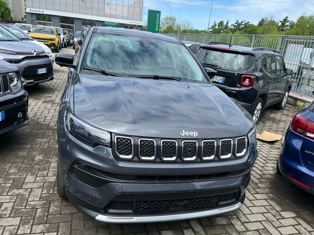 Jeep Compass nuova a Milano (2)