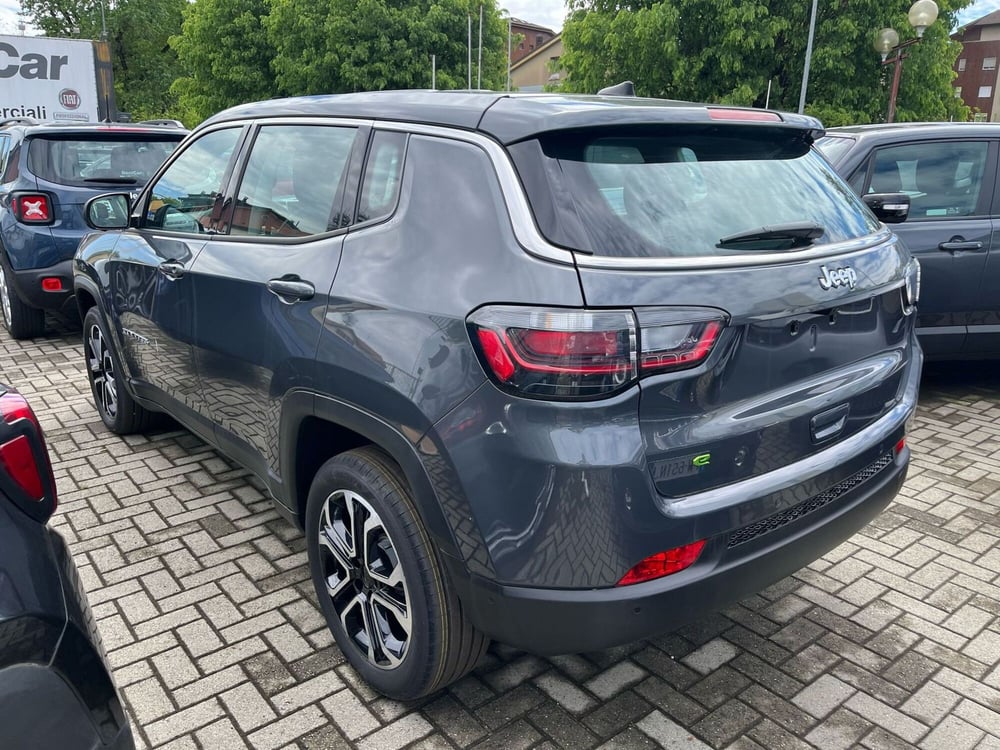 Jeep Compass nuova a Milano (4)