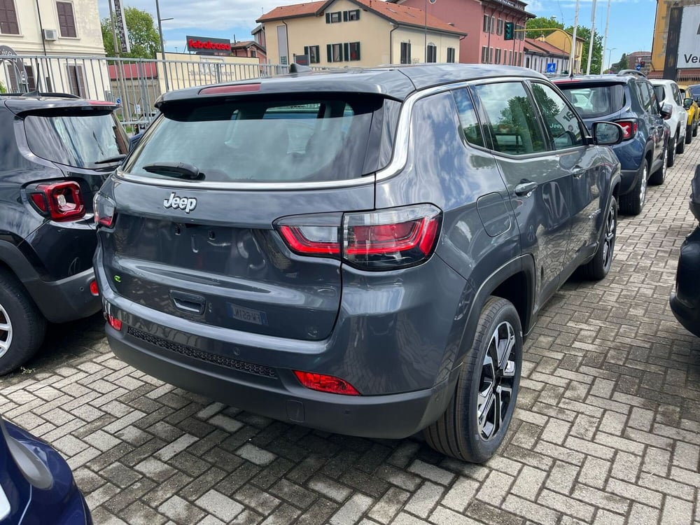 Jeep Compass nuova a Milano (5)