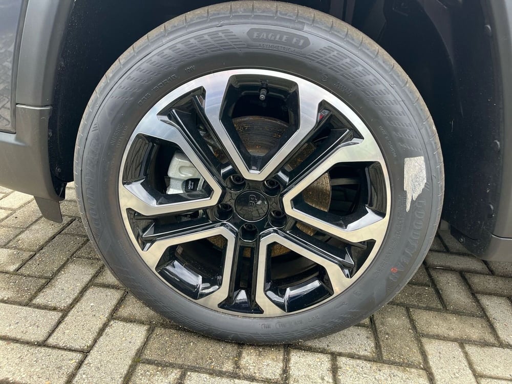 Jeep Compass nuova a Milano (8)