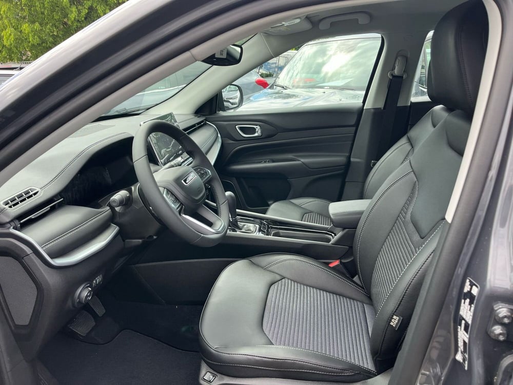 Jeep Compass nuova a Milano (9)
