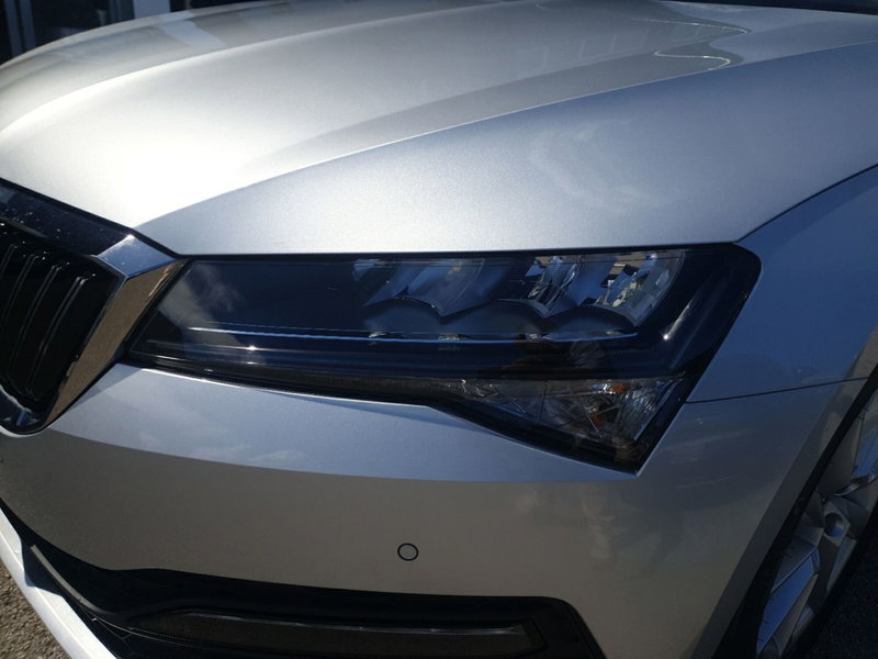 Skoda Superb Station Wagon usata a Ancona (9)