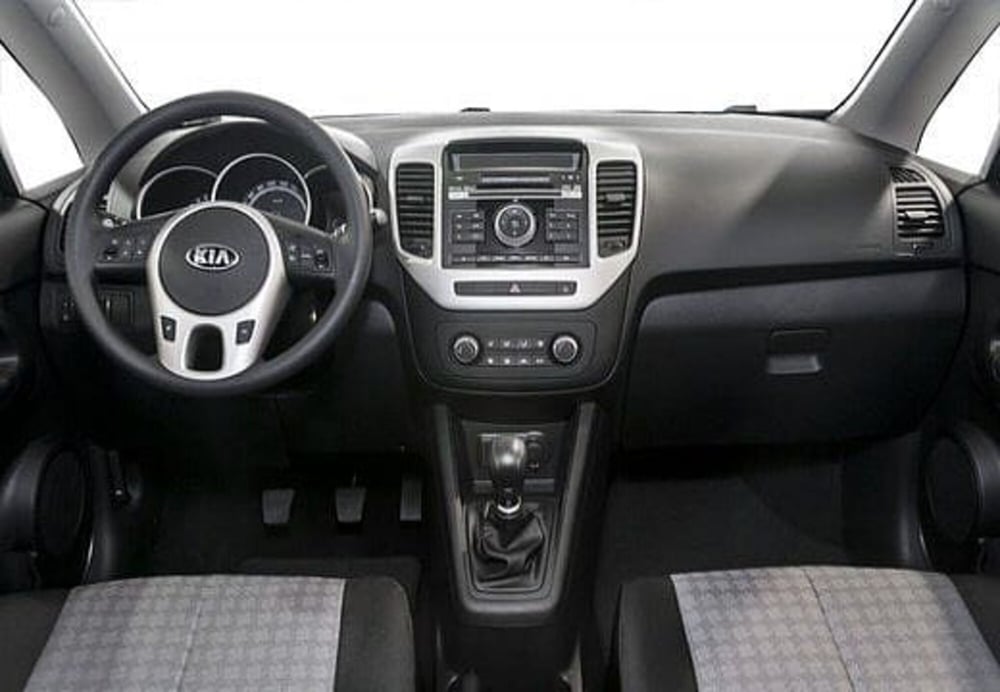Kia Venga usata a Potenza (16)