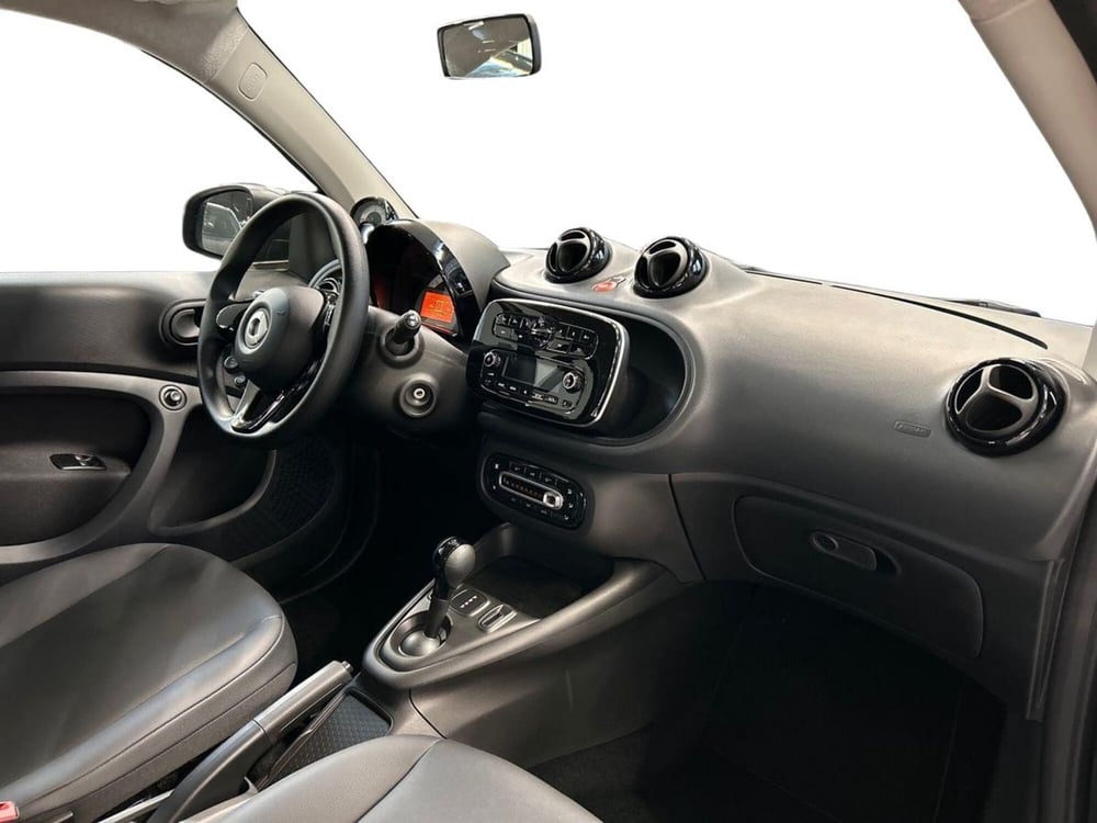 smart Fortwo nuova a Milano (15)