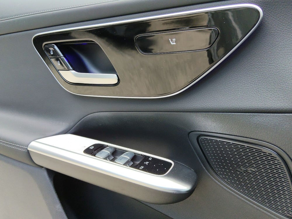 Mercedes-Benz GLC SUV nuova a Pescara (13)