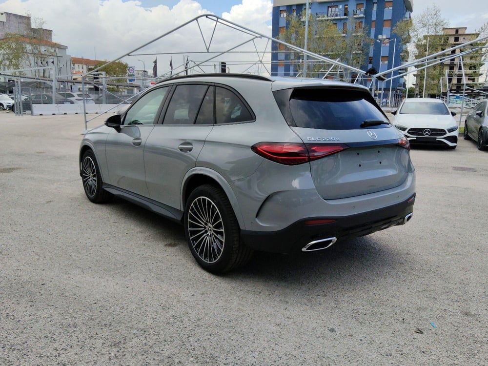 Mercedes-Benz GLC SUV nuova a Pescara (4)