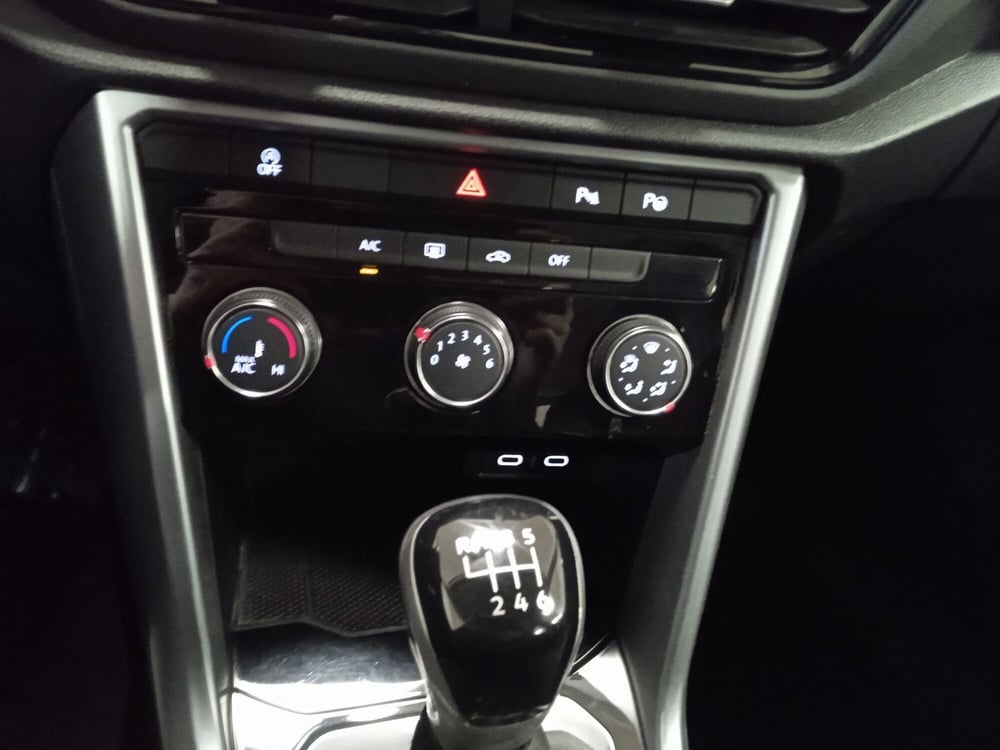 Volkswagen T-Roc usata a Torino (14)