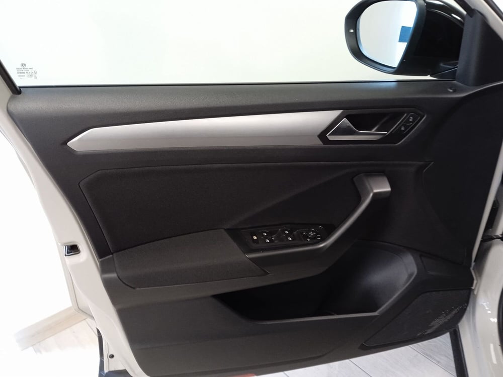 Volkswagen T-Roc usata a Torino (9)