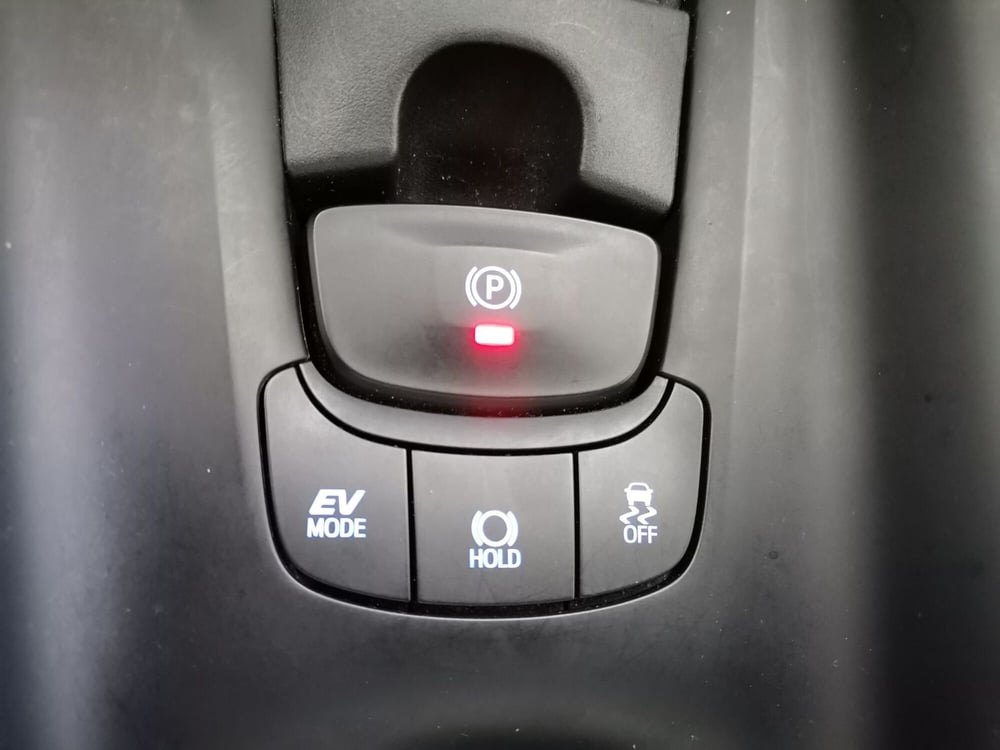 Toyota Toyota C-HR usata a Salerno (17)