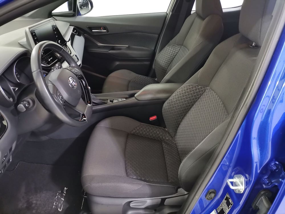 Toyota Toyota C-HR usata a Salerno (9)