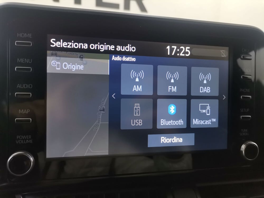 Toyota Toyota C-HR usata a Salerno (13)