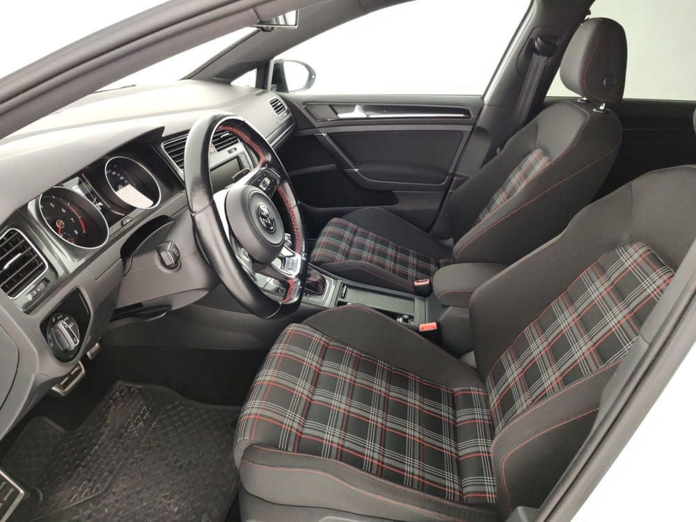 Volkswagen Golf usata a Massa-Carrara (7)