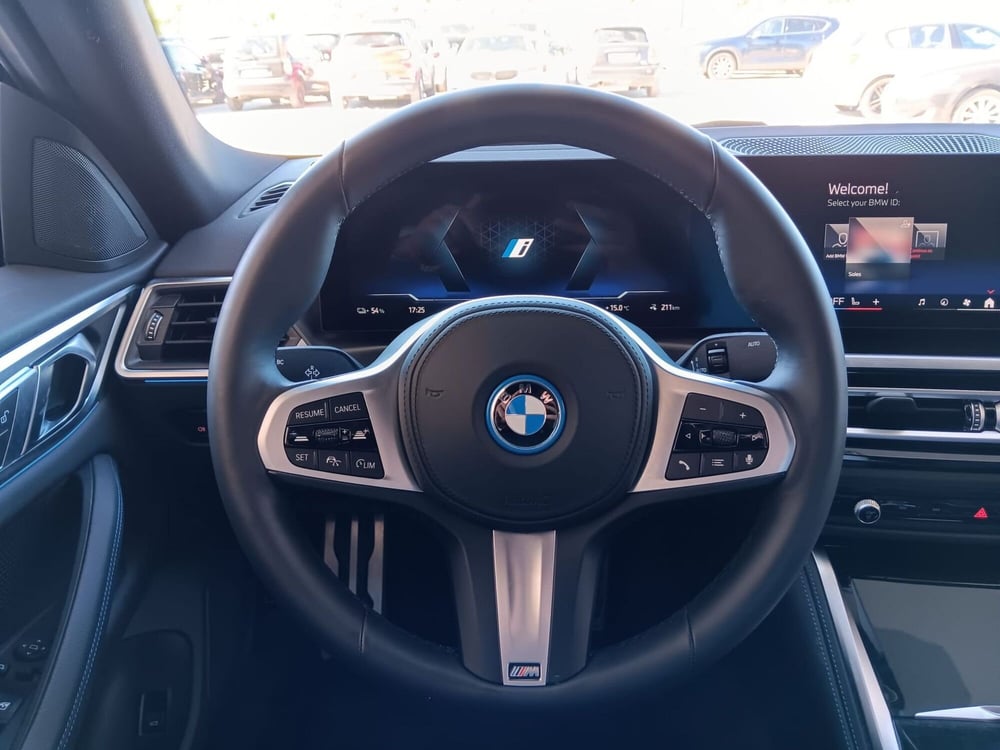 BMW i4 usata a Asti (18)