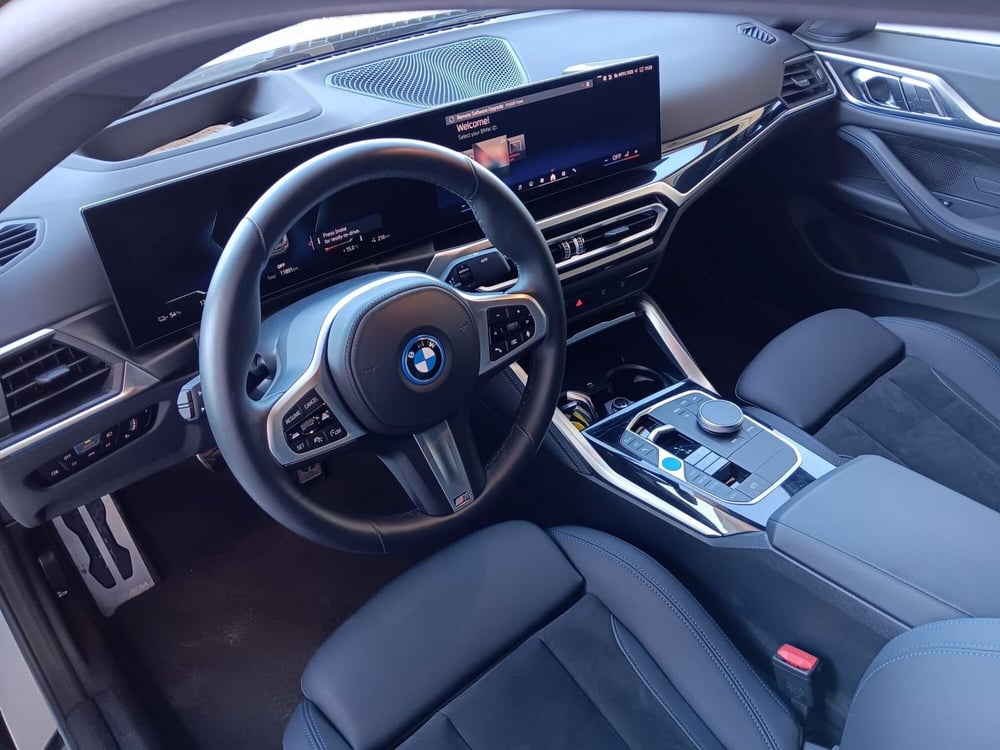 BMW i4 usata a Asti (9)