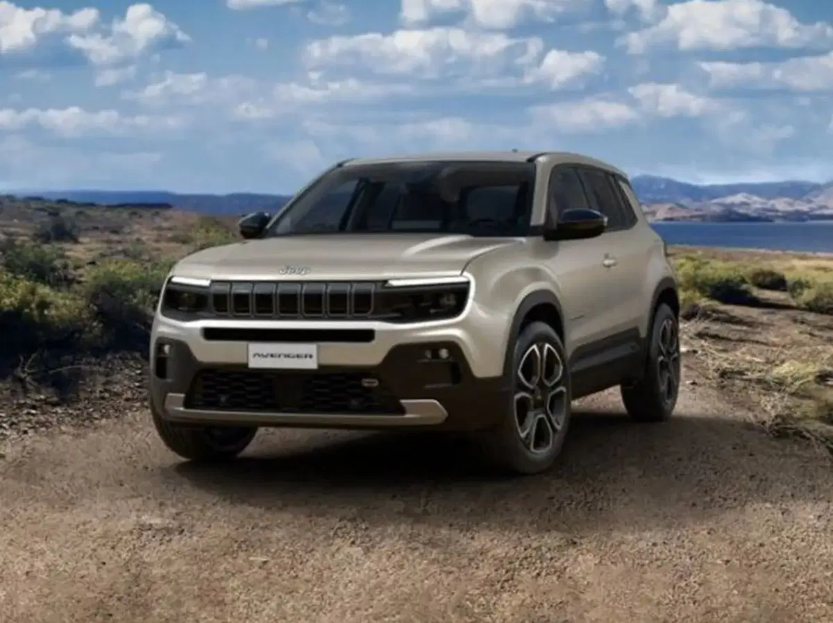 Jeep Avenger nuova a Latina