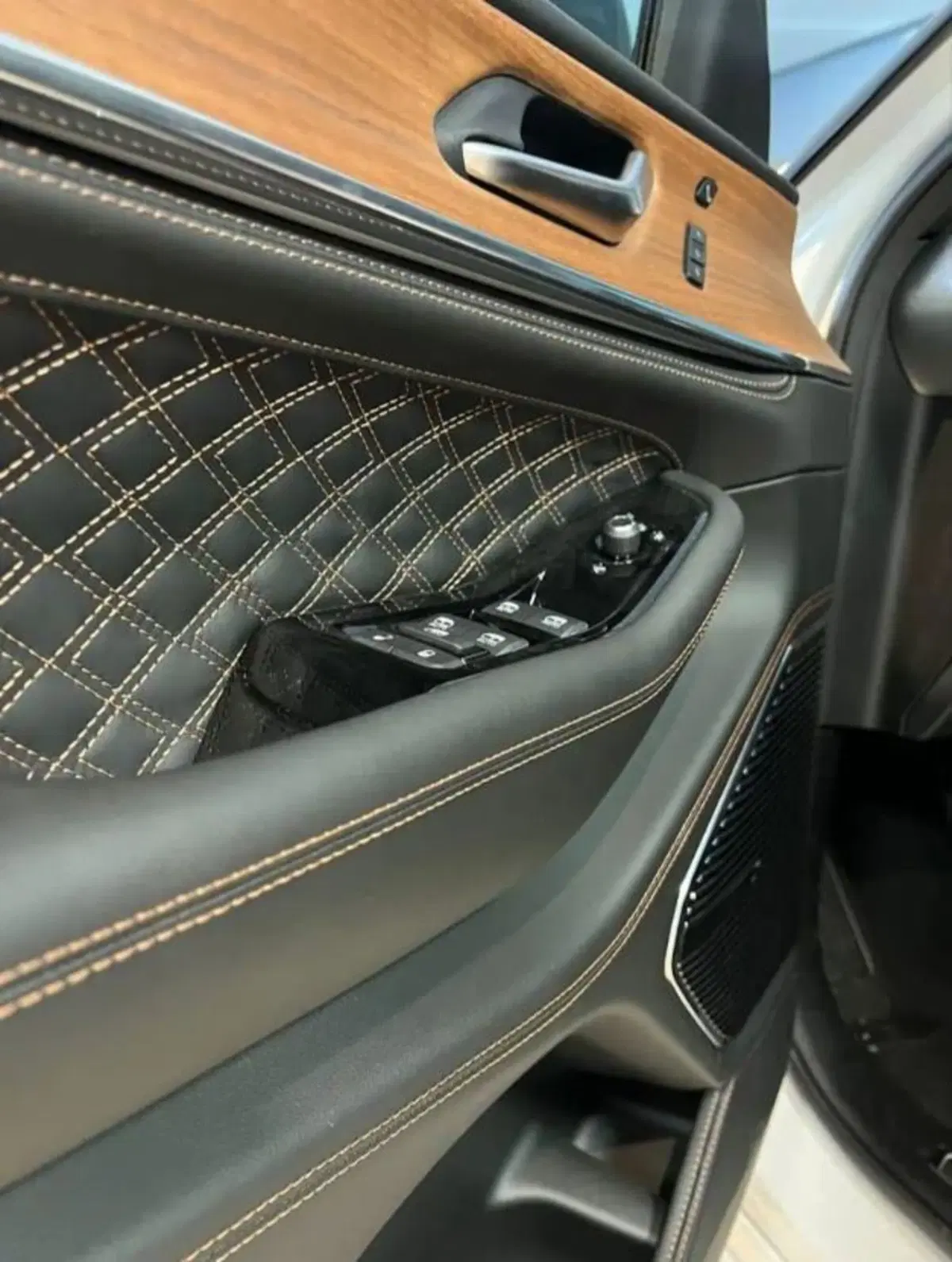 Jeep Grand Cherokee nuova a Latina (5)