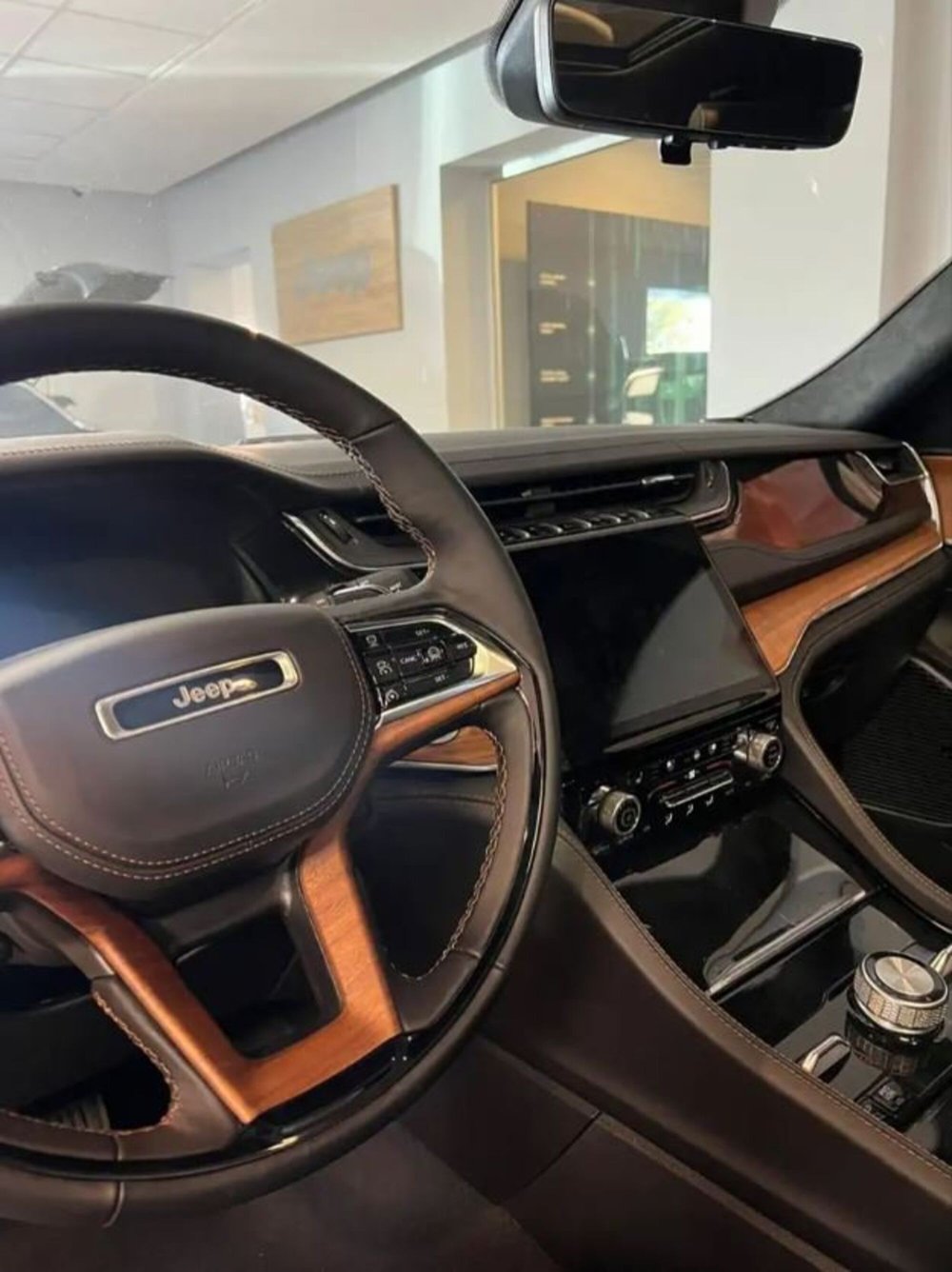Jeep Grand Cherokee nuova a Latina (6)