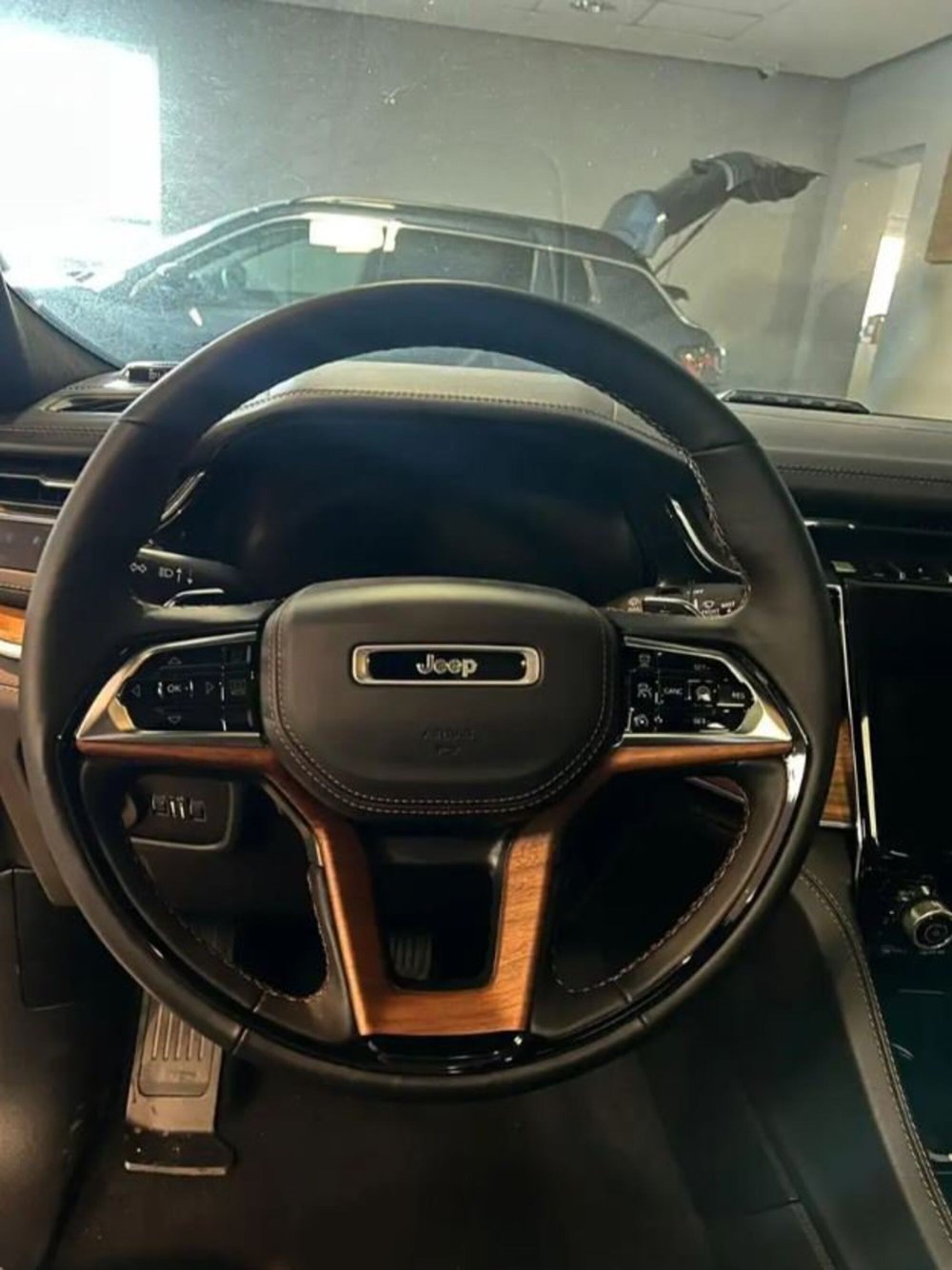 Jeep Grand Cherokee nuova a Latina (7)
