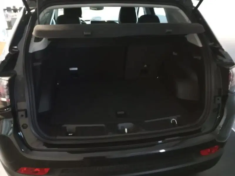 Jeep Compass nuova a Latina (3)