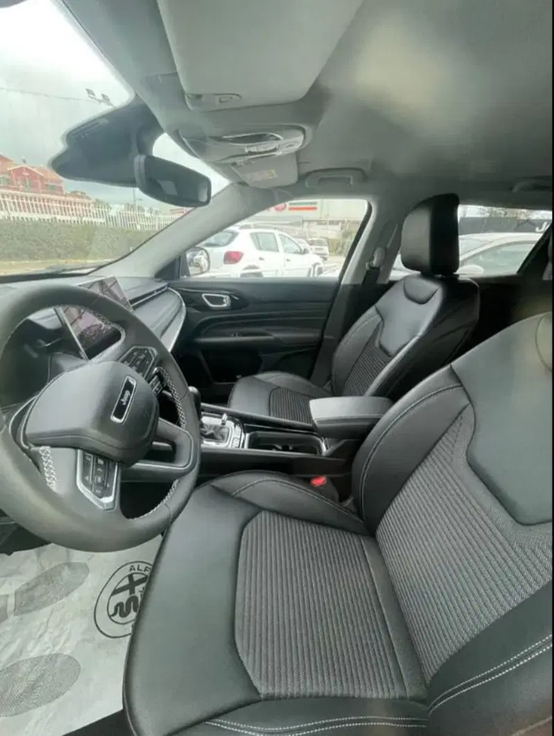Jeep Compass nuova a Latina (5)