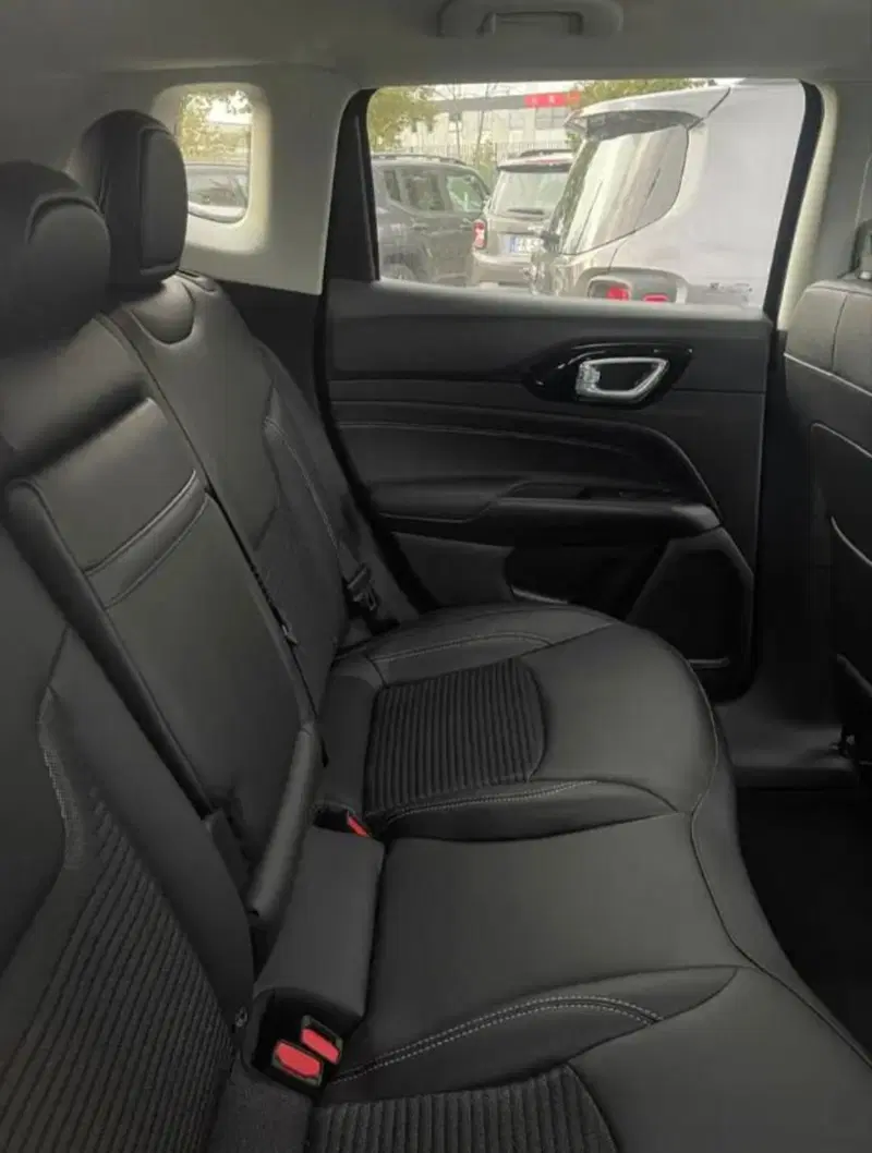 Jeep Compass nuova a Latina (7)