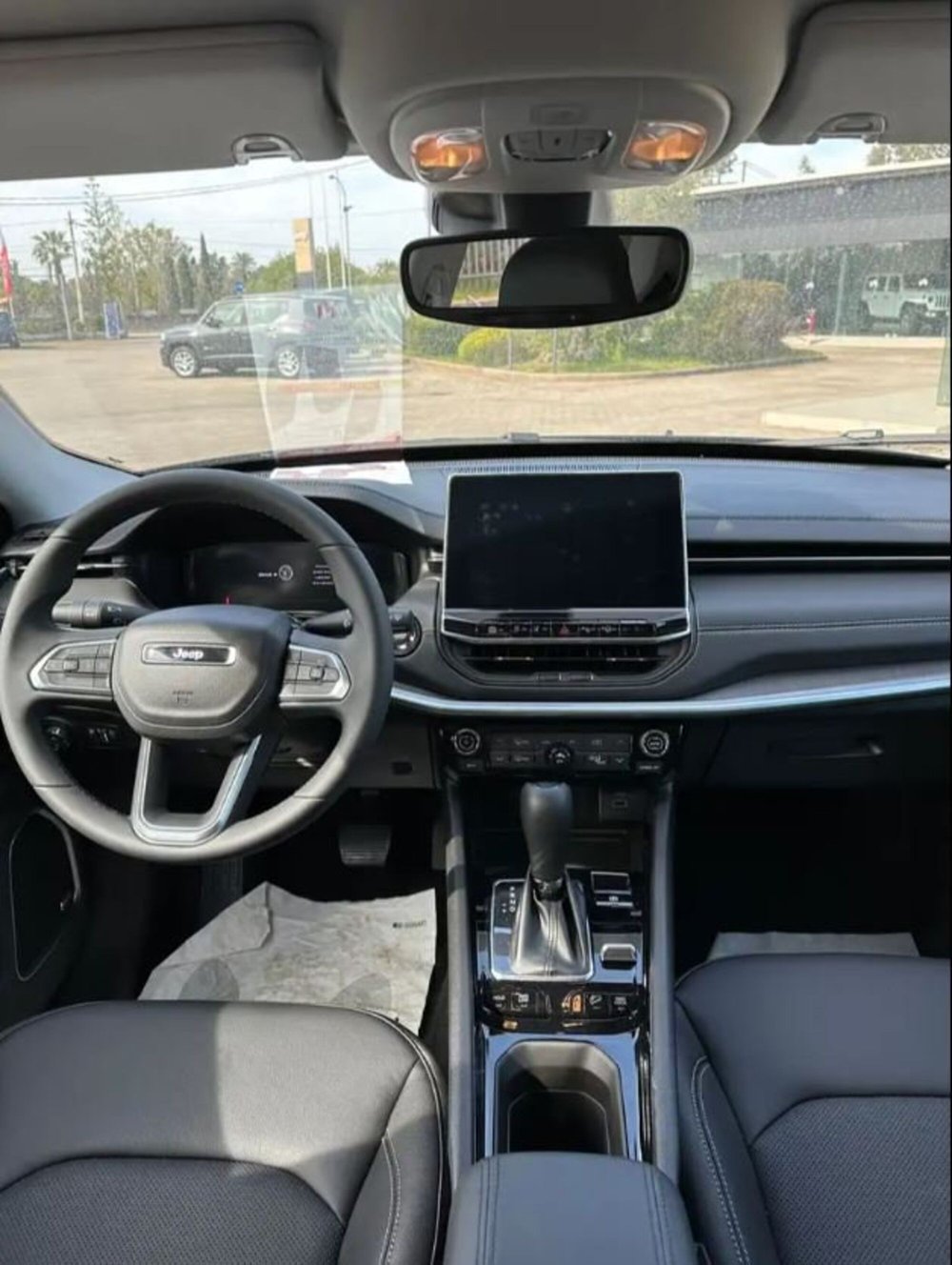 Jeep Compass nuova a Latina (5)