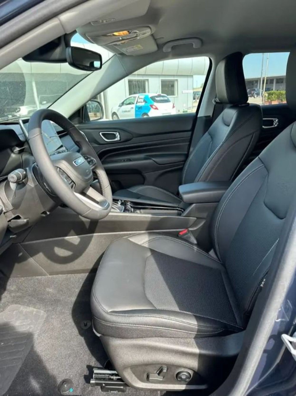 Jeep Compass nuova a Latina (6)