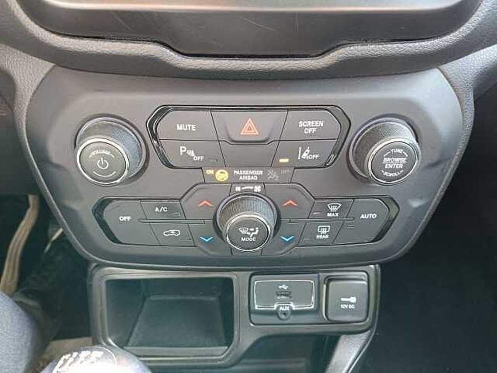Jeep Renegade usata a Milano (16)
