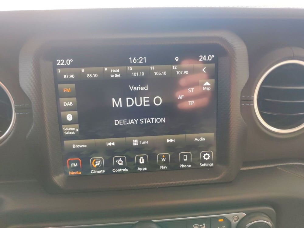 Jeep Wrangler Unlimited nuova a Latina (14)