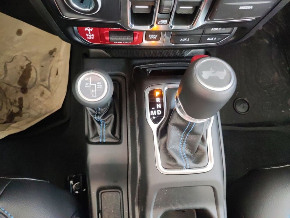 Jeep Wrangler Unlimited nuova a Latina (16)