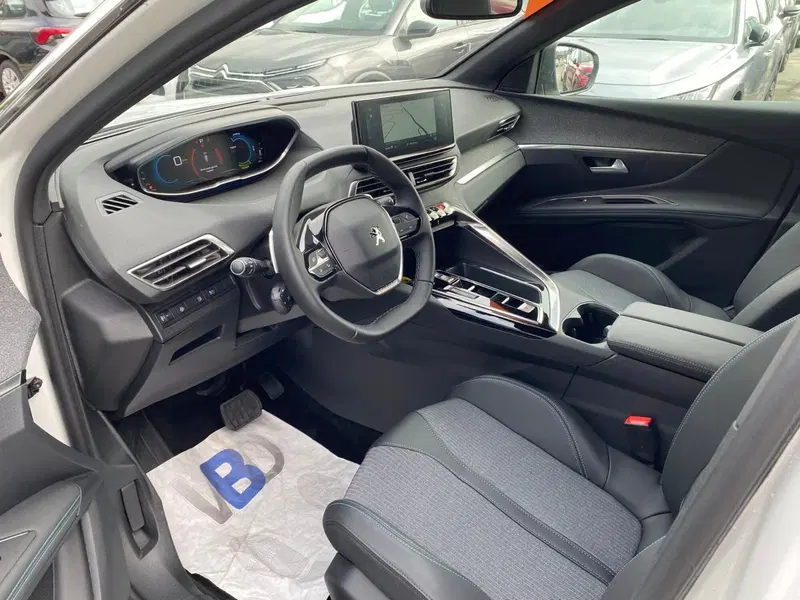 Peugeot 3008 nuova a Milano (10)